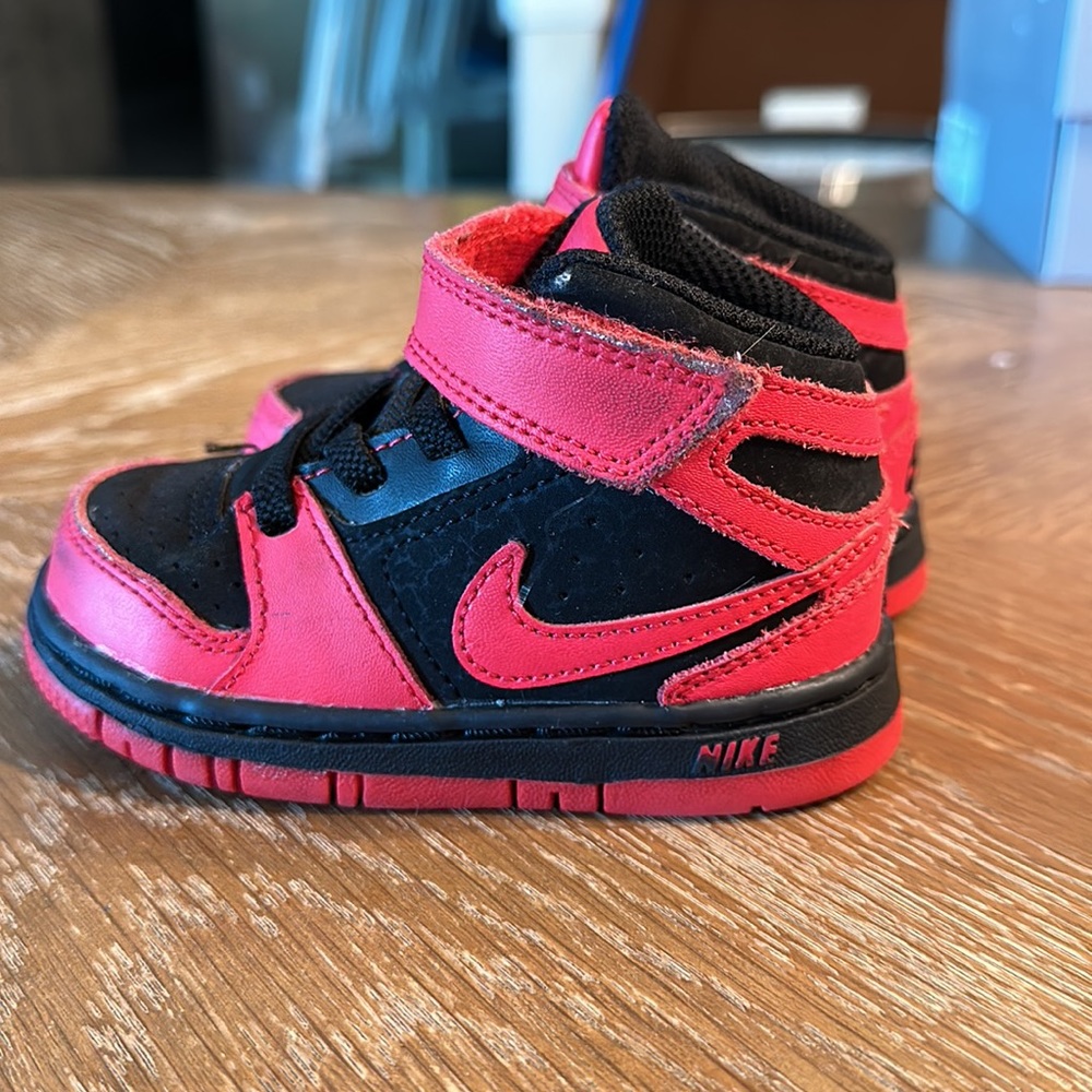 Nike Kids High-Top Sneakers Black & Pink